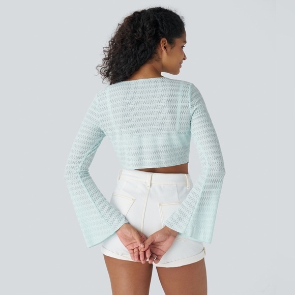 Halara V Neck Bell Sleeve Tie Front Cropped Casual Cardigan medium - Picture 2 of 3